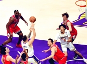 雷火电竞网站-湖人强势公牛，萨博尼斯送出助攻的简单介绍