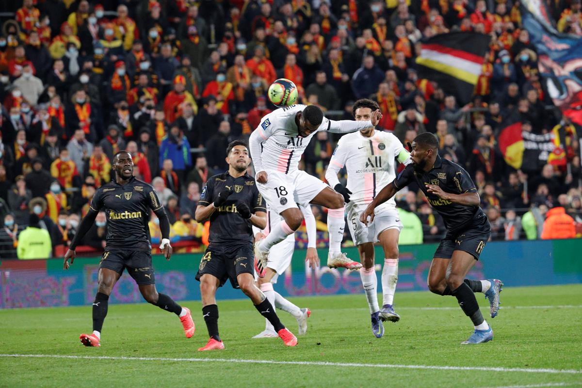 曼联战平巴萨，C罗补时绝平法甲