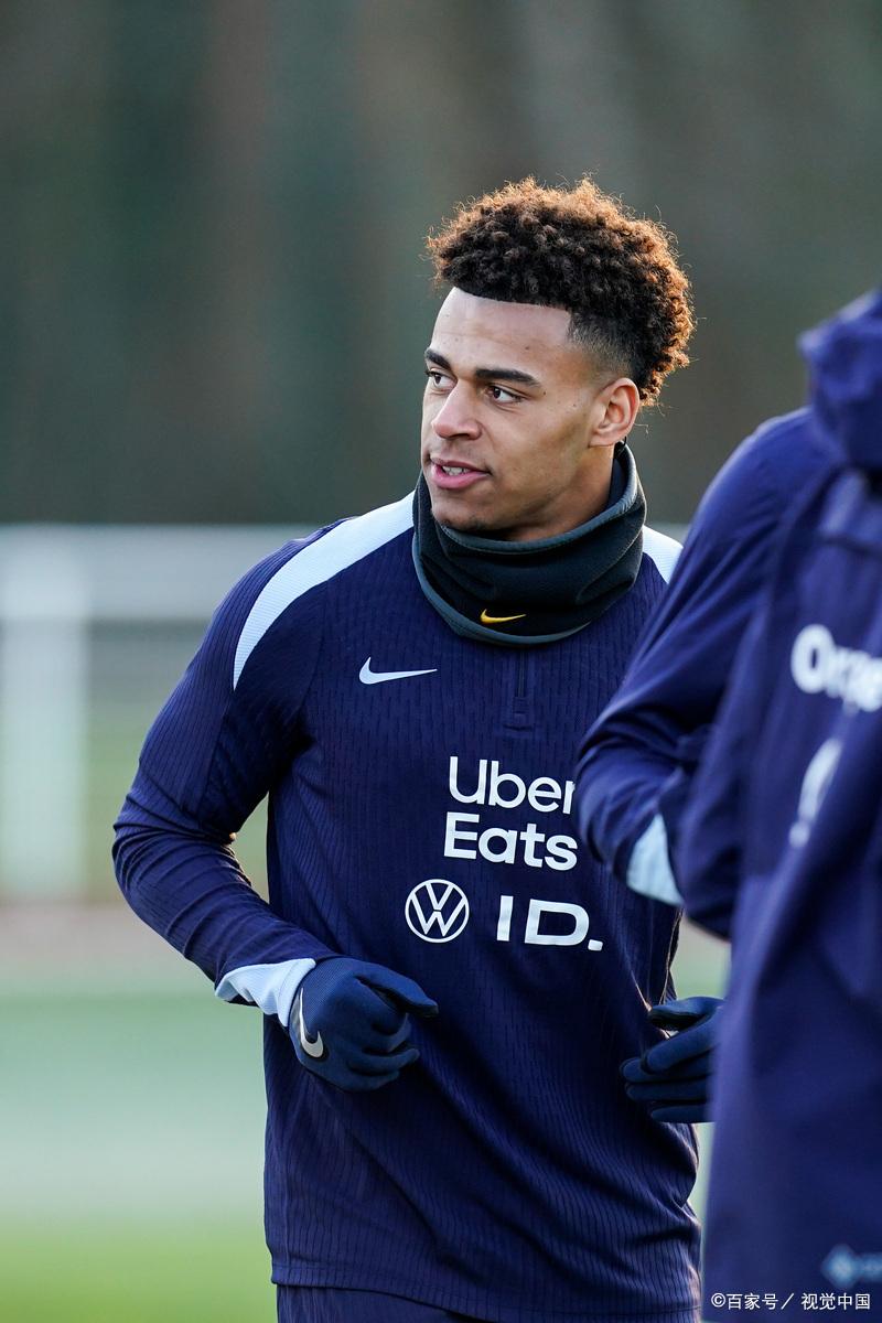 关于法国大胜克罗地亚，豪取三分再登榜首的信息