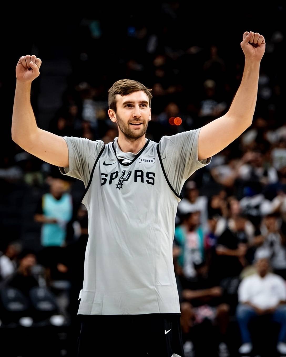 马刺鏖战凯尔特人,约基奇绝境逆转 马刺鏖战凯尔特人,约基奇绝境逆转